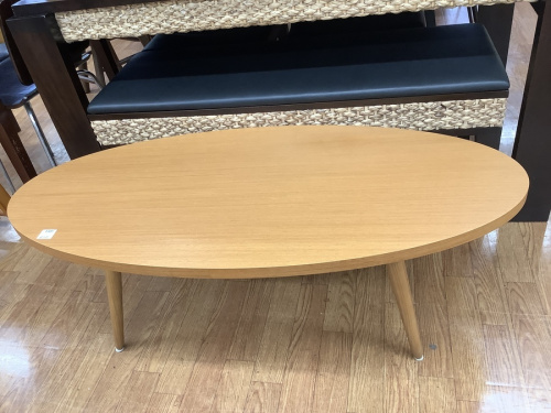 生活家具のテーブル