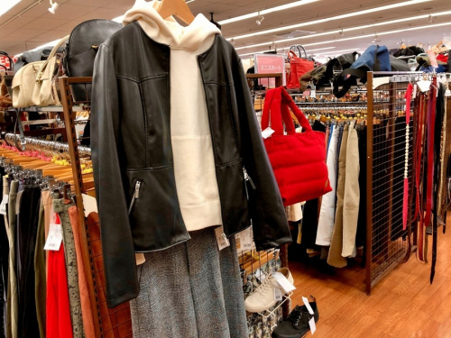 ダウンジャケットのダウン　ダウンコート