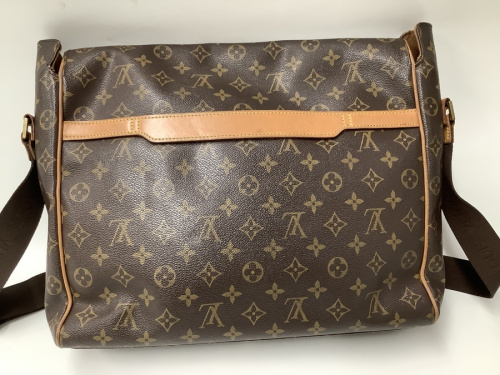 ショルダーバッグのLOUIS VUITTON