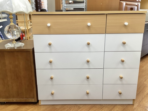 収納家具のチェスト