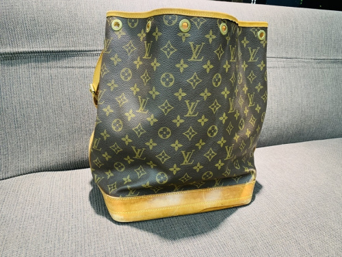 ショルダーバッグのLOUIS VUITTON