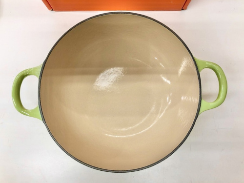 両手鍋　ル・クルーゼのLE CREUSET