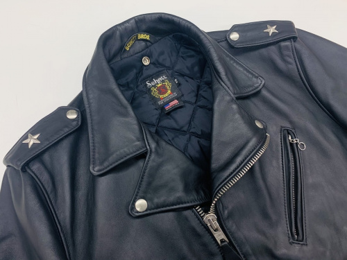 ジャケットのダブルライダースジャケット