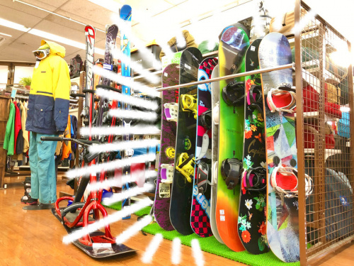 スノーボード　ボードのスキー　ゴーグル　ブーツ　手袋