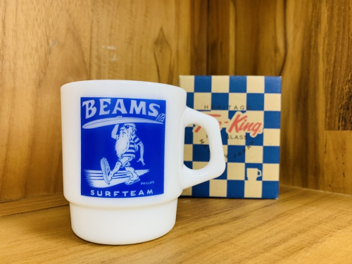 洋食器のマグカップ