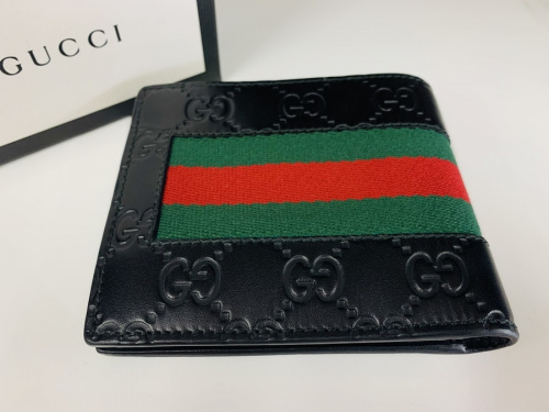 2つ折り財布のGUCCI