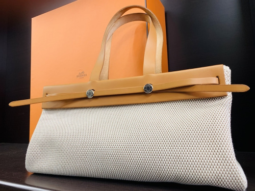 トートバッグのHERMES