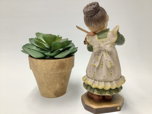 アンリ人形の少女とバイオリン