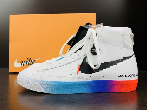 ハイカットスニーカーのNIKE