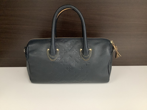 バッグのショルダーバッグ