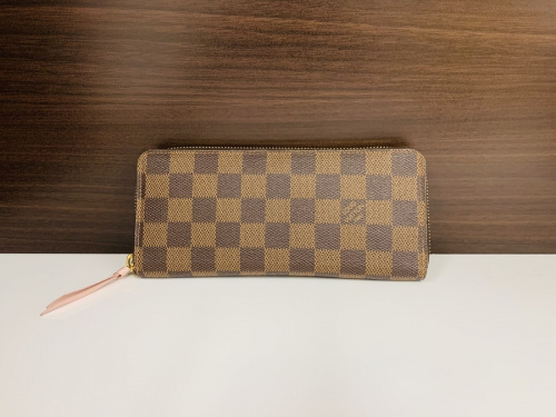 財布のLOUIS VUITTON
