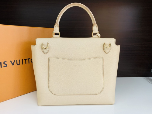 LOUIS VUITTONの程度B