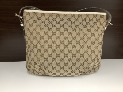 バッグのショルダーバッグ