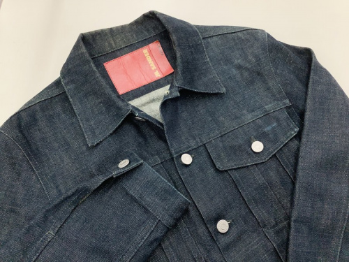 トップスのジャケット