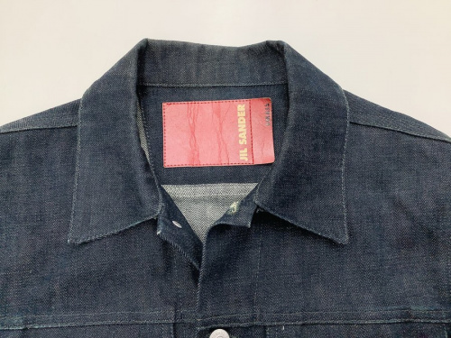 ジャケットのデニムジャケット