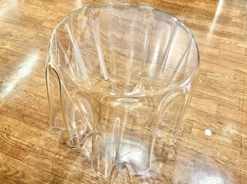 テーブルのサイドテーブル