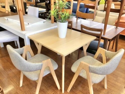 生活家具　家具のテーブル　机