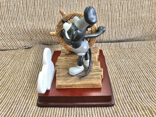 フィギュリンのDISNEY ディズニー