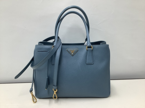 バッグのハンドバッグ