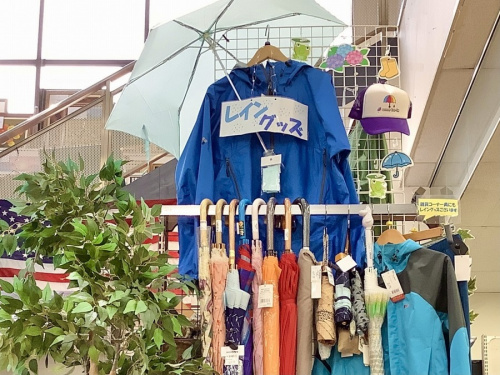 梅雨　雨　レインのレイングッズ　長靴