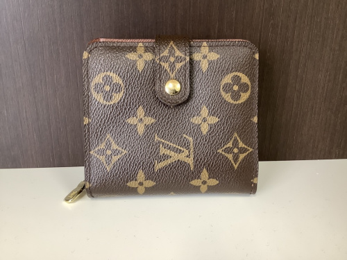 LOUIS VUITTONの二つ折り財布
