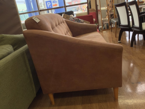 3人掛けソファーのブラウン