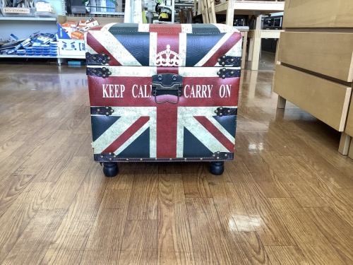 スツールのKEEP CALM AND CARRYON
