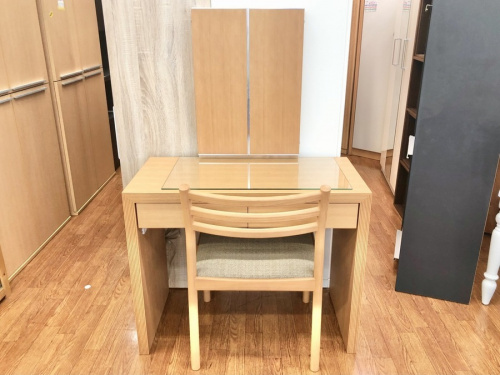 収納家具のドレッサー