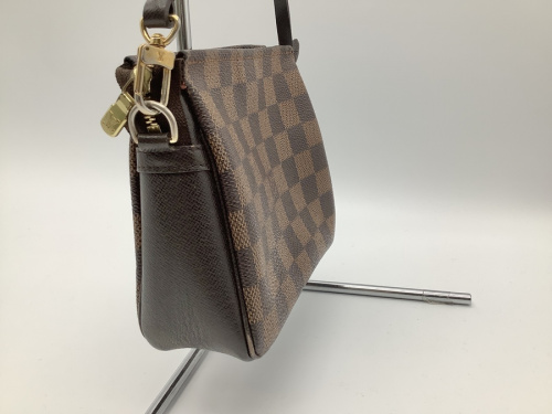 コスメポーチのLOUIS VUITTON