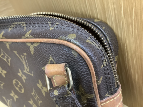 LOUIS VUITTONのハンドバック