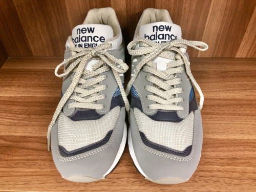 スニーカーのNEW BALANCE