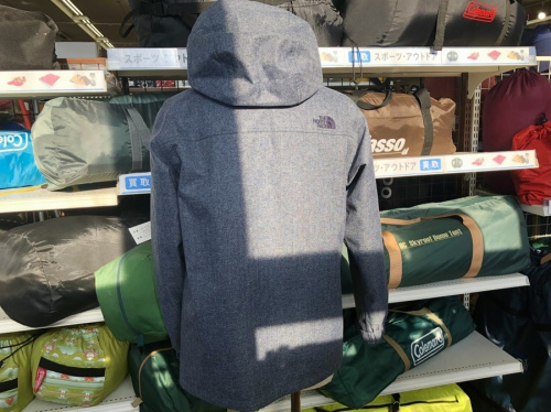 ノベルティーカシウストリクライメートジャケットのTHE NORTH FACE
