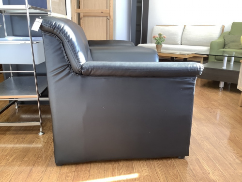 1人掛けソファーのブラック