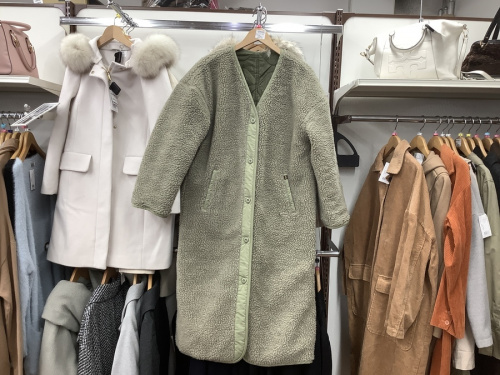 ダウンジャケットのALPHA