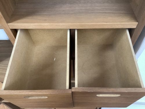 万能収納のスタッキングシェルフ