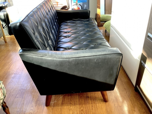 カリモク60の立川