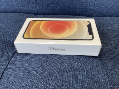 スマートフォンのiPhone12 mini