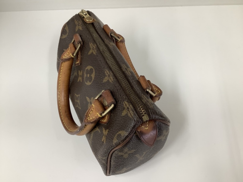 ショルダーバッグのLOUIS VUITTON