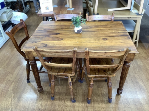 テーブルのダイニング6点セット