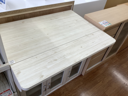 キッチン収納のアイランド対面カウンター