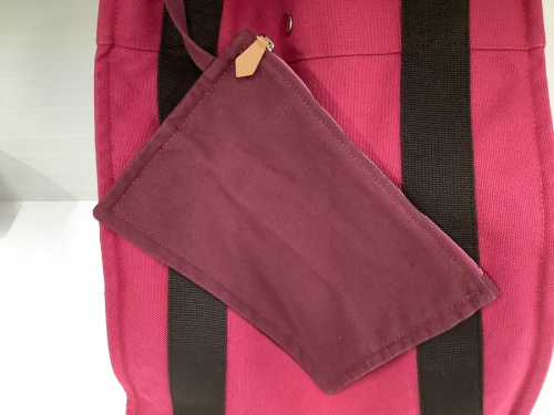 バッグのトートバッグ