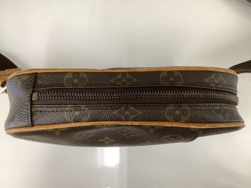 ポシェットのLOUIS VUITTON