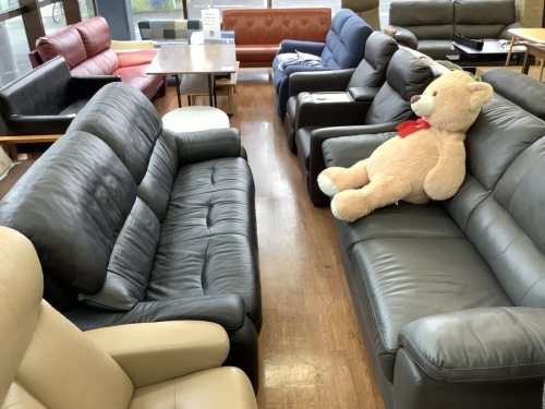 カリモク60の立川