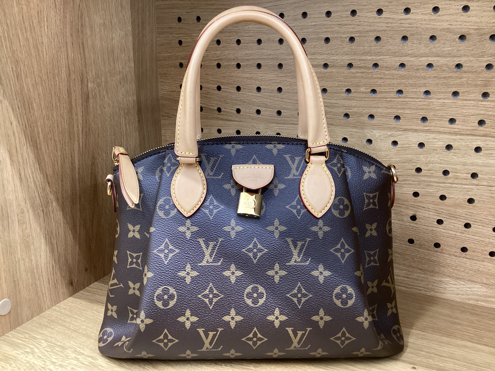 LOUIS VUITTON（ルイ・ヴィトン）よりモノグラムのハンドバッグ(M44543