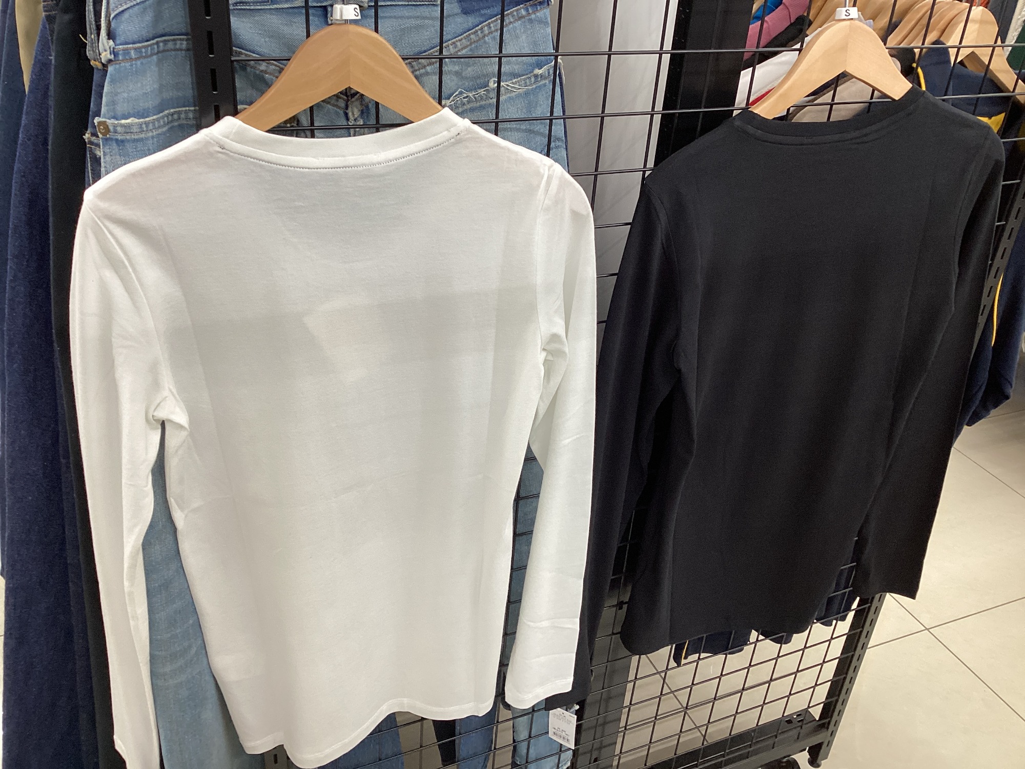CELINE】から スターロングスリーブTシャツ SIZE S が入荷致しました