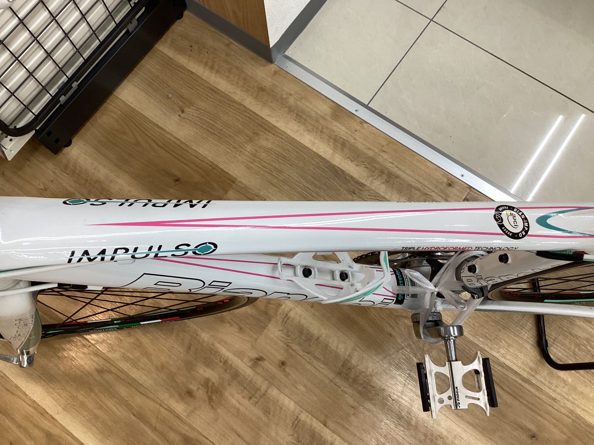 BIANCHIのSPECIALIZED ロードバイクのご紹介です！｜2024年06月16日