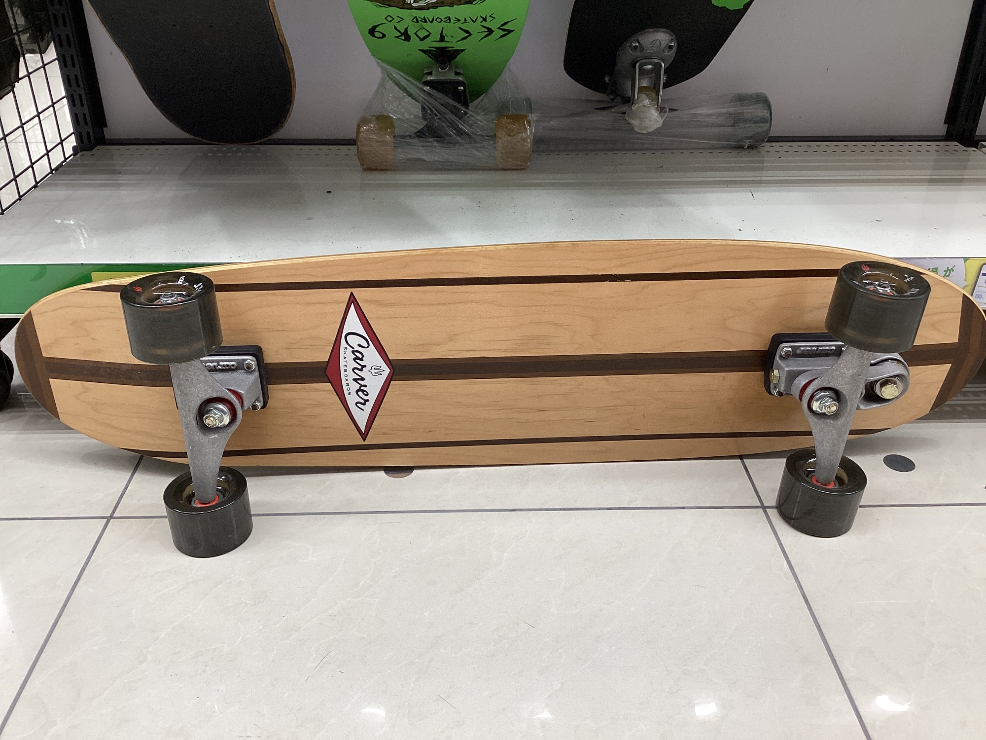 スポーツ用品多数取り扱い中】CARVERのスケートボードが入荷致しました