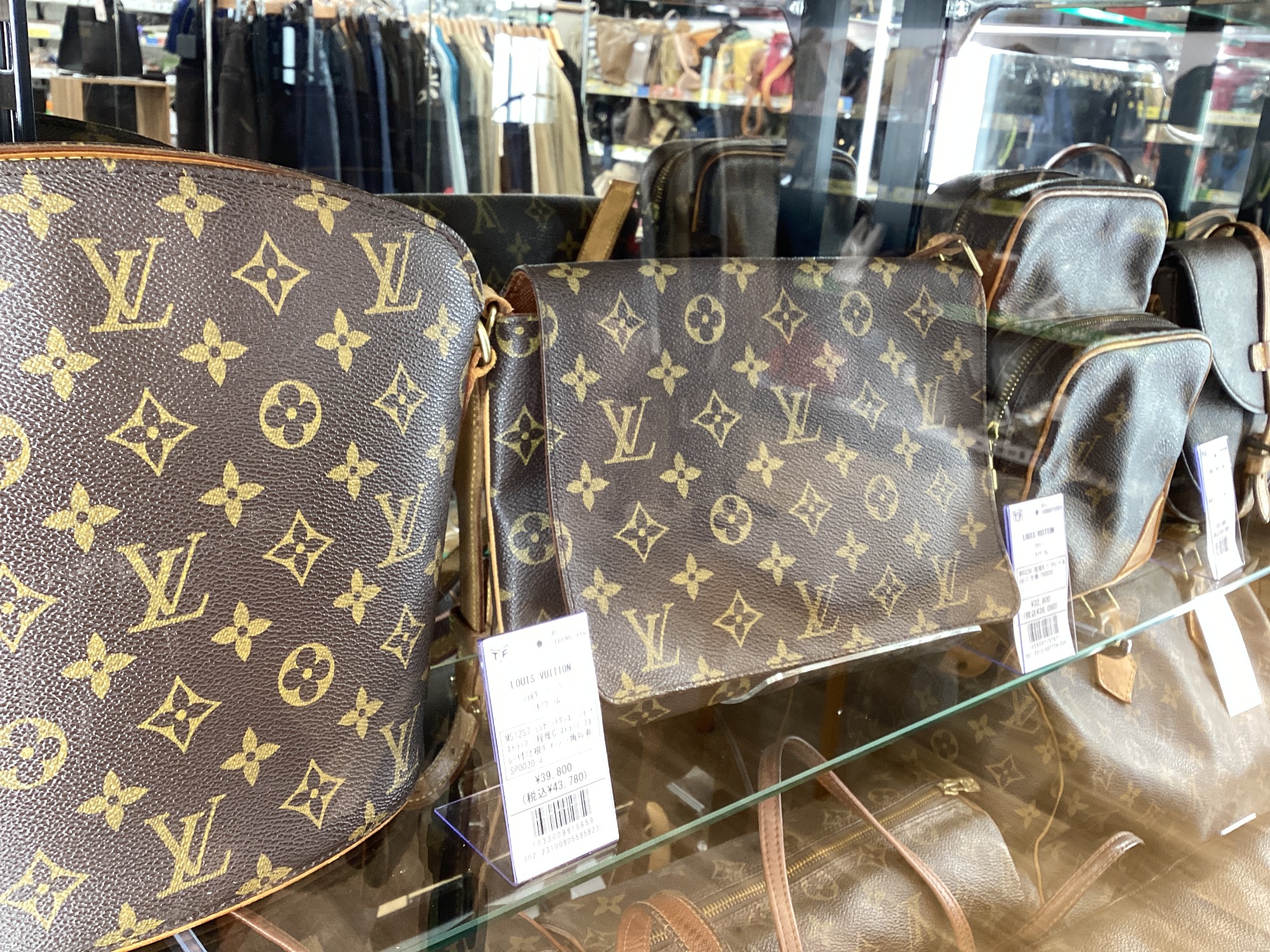 ブランド品買取強化中！】CHANELのスカーフのご紹介です！｜2024年08月