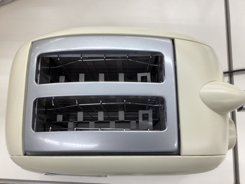 家電多数取扱い中！】DeLonghiのポップアップトースターのご紹介です