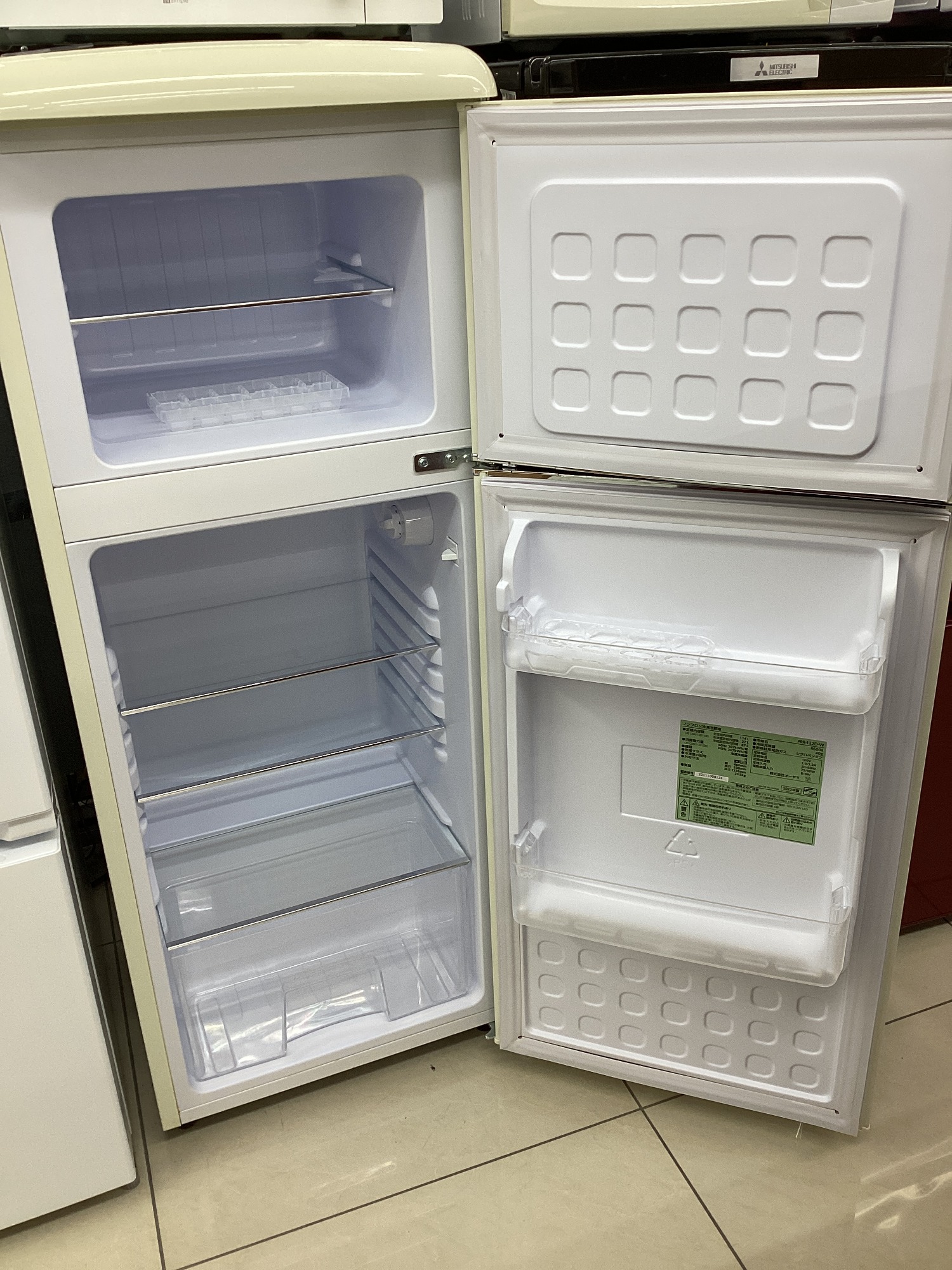 アイリスオーヤマ 冷蔵庫 PRR-122D 2022年製 全国送料無料 楽天市場】冷蔵庫 冷凍庫 小型 2ドア 114L PRR-122D家庭用 レトロ送料